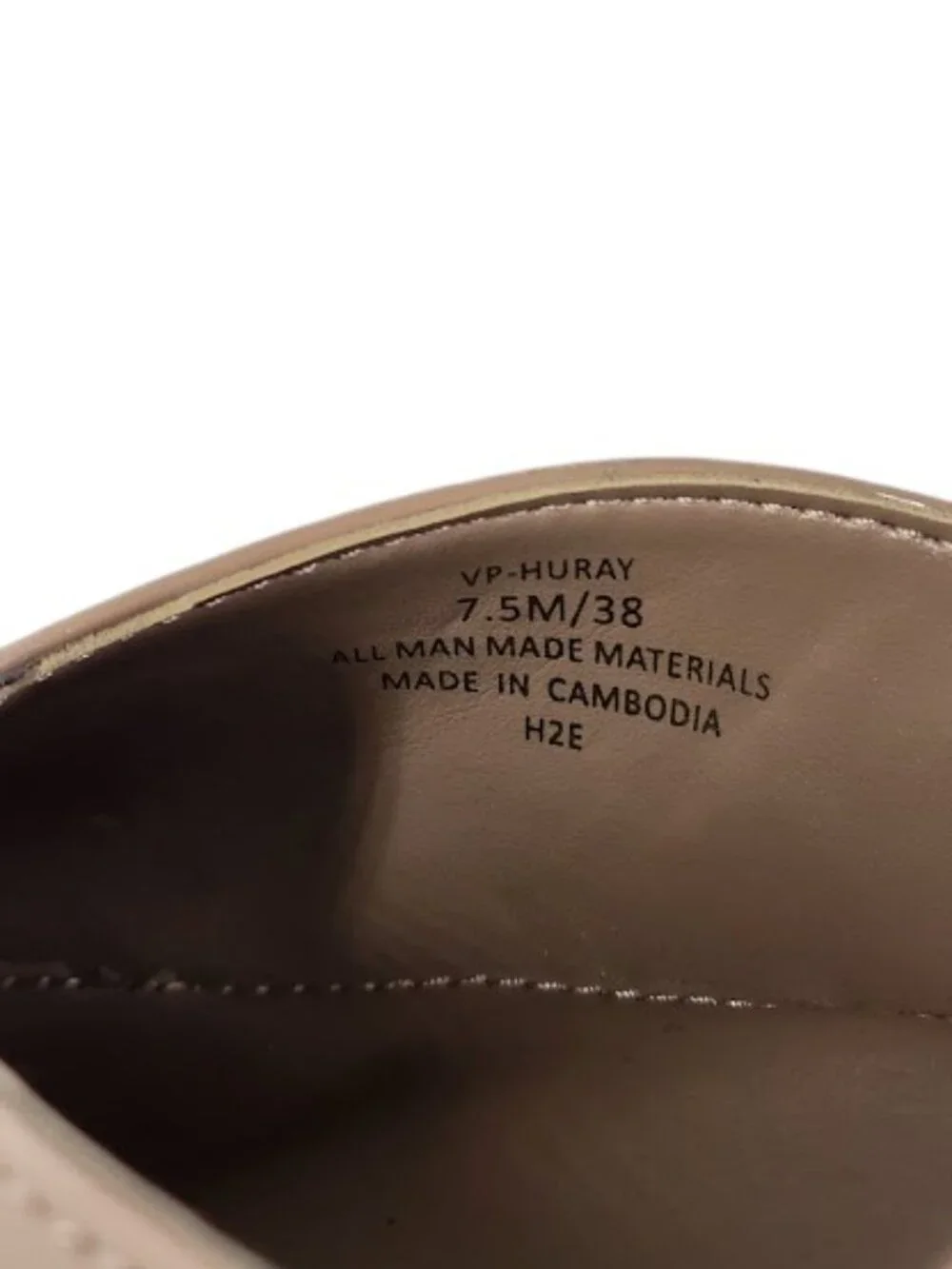 VINCE CAMUTO Huray Nude Patent Pointed Toe Slingback Pumps Women’s 7.5 NWOB - Picture 8 of 8